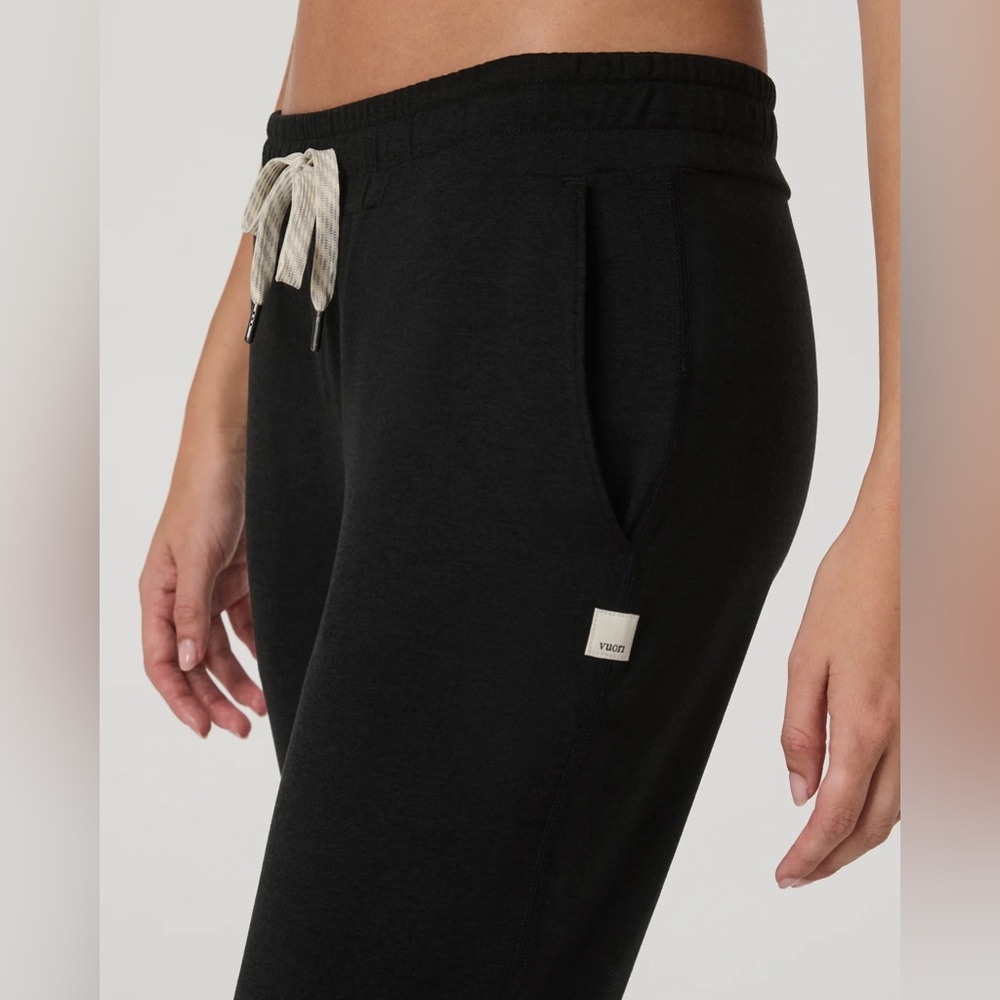 Vuori Performance Joggers Size XS Black DreamKnit Soft Lounge NWT - Picture 3 of 9